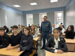 В рамках «Месячника безопасности детей» в Ровенской средней школе проведены уроки с участием ст.госинспектора ГИМС МЧС России по Саратовской области в Ровенском районе Ринатом Арслановым.